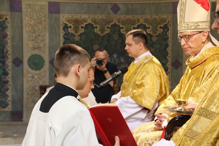 Płock. Święcenia kapłańskie - cz. 1