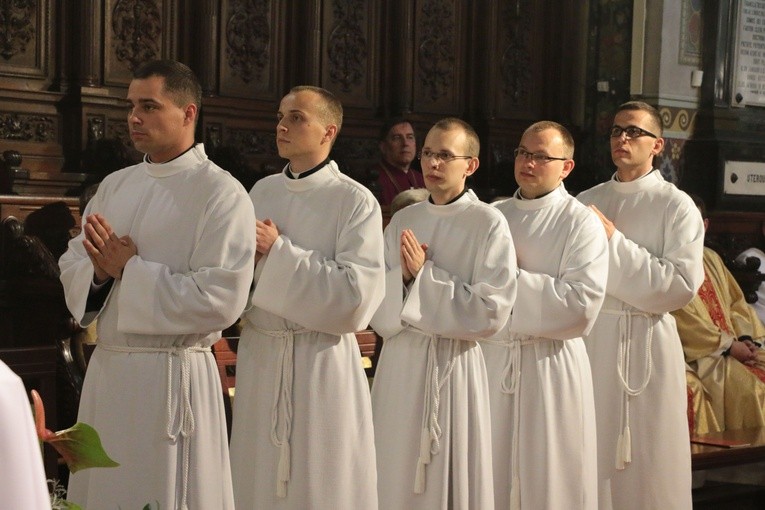 Święcenia diakonatu