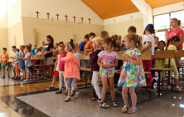 Błogosławieństwo przed wakacjami - parafia Nad Jarem