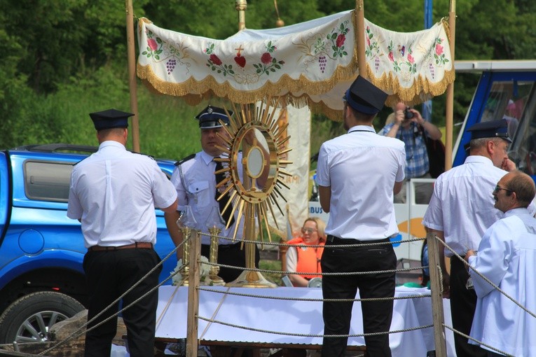 Wiślana procesja eucharystyczna. Cz. 1