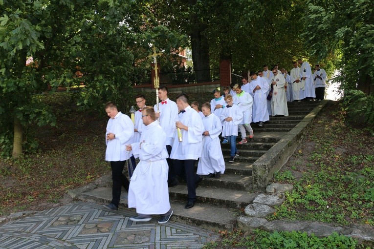 Rostkowo. Pielgrzymka dzieci (część II)