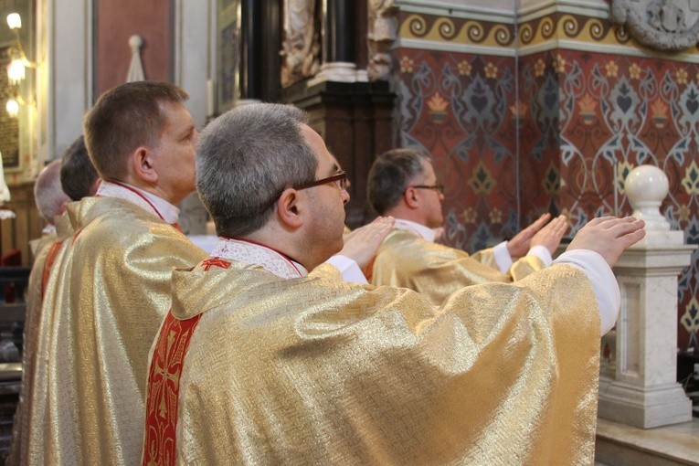 Msza krzyżma cz. 1
