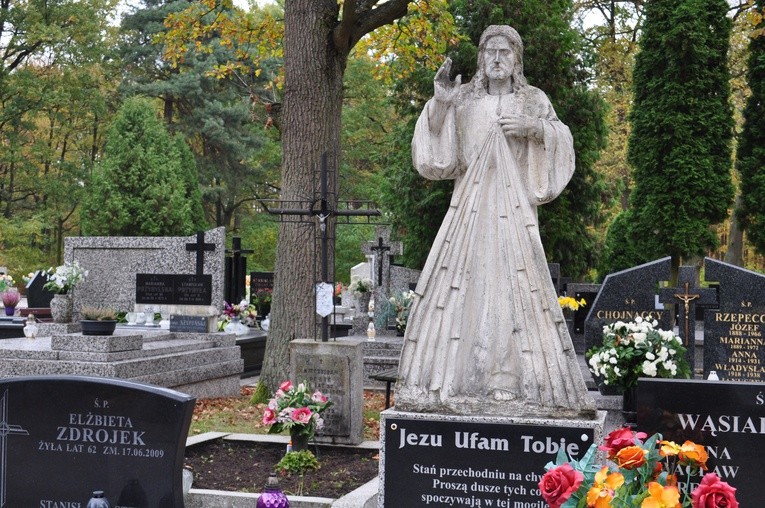 Cmentarz w Gąbinie