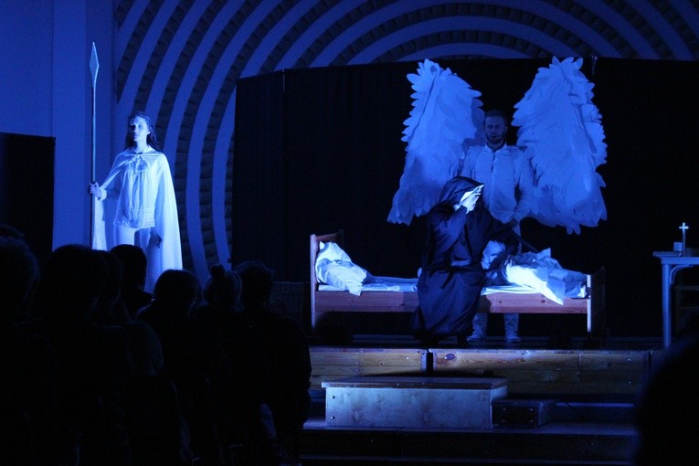 Spektakl o św. s. Faustynie