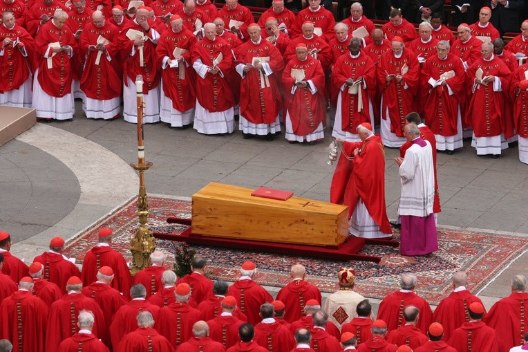 Szybka beatyfikacja możliwa również w przypadku Benedykta XVI?