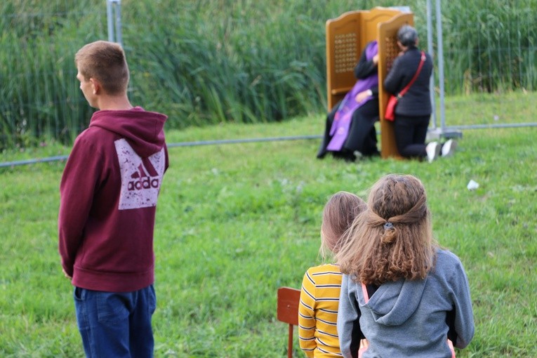 Rostkowo. Pielgrzymka dzieci (część II)