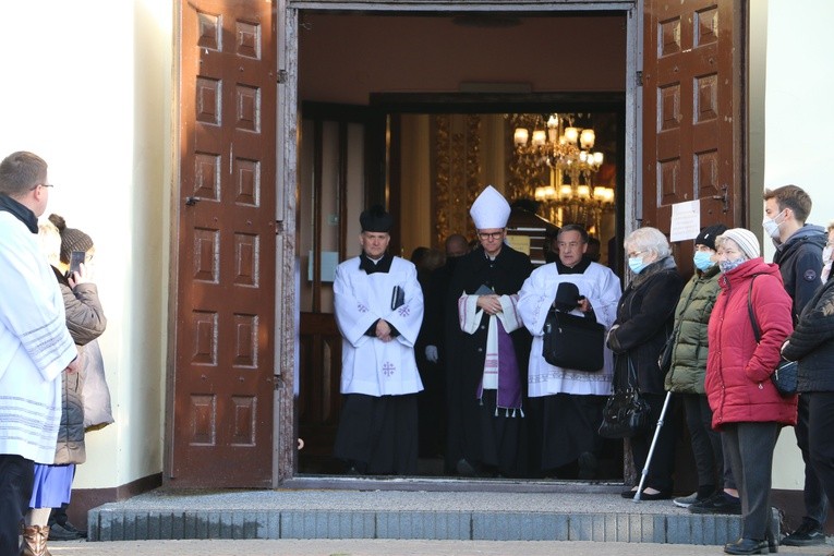 Pomiechowo. Pogrzeb ks. kan. Franciszka Kacprzyckiego