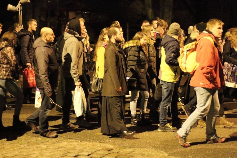 Prabuty. Czuwanie młodzieży diecezji elbląskiej