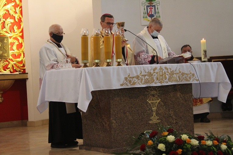 Skępe. Jubileusz parafii i konsekracja ołtarza
