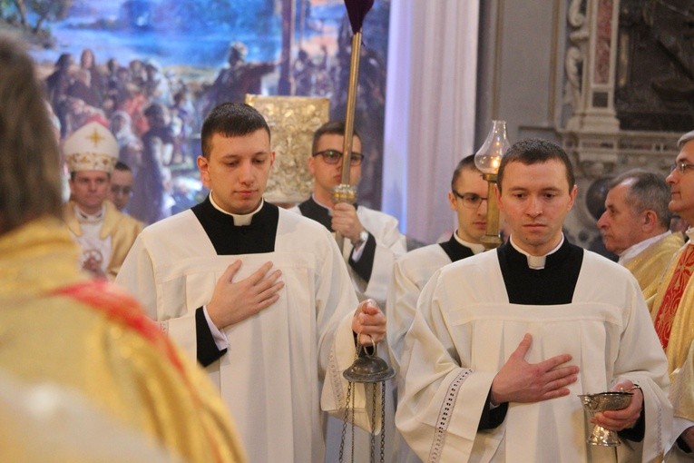 Msza krzyżma cz. 1
