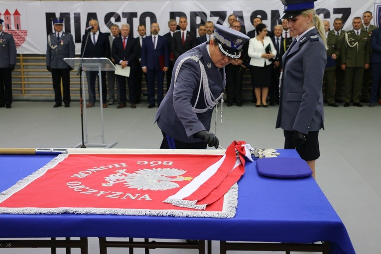 Sztandar dla policji w Przasnyszu