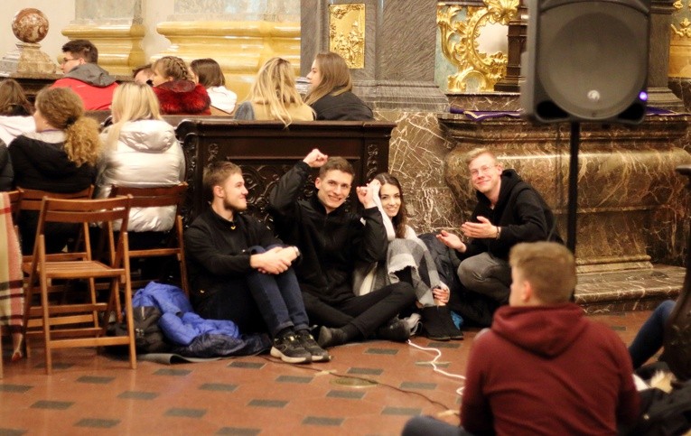 Jasna Góra - czuwanie maturzystów