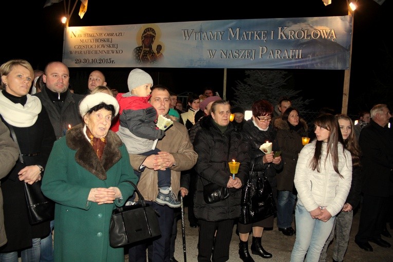 Ciemniewko. Nawiedzenie w parafii św. Mikołaja