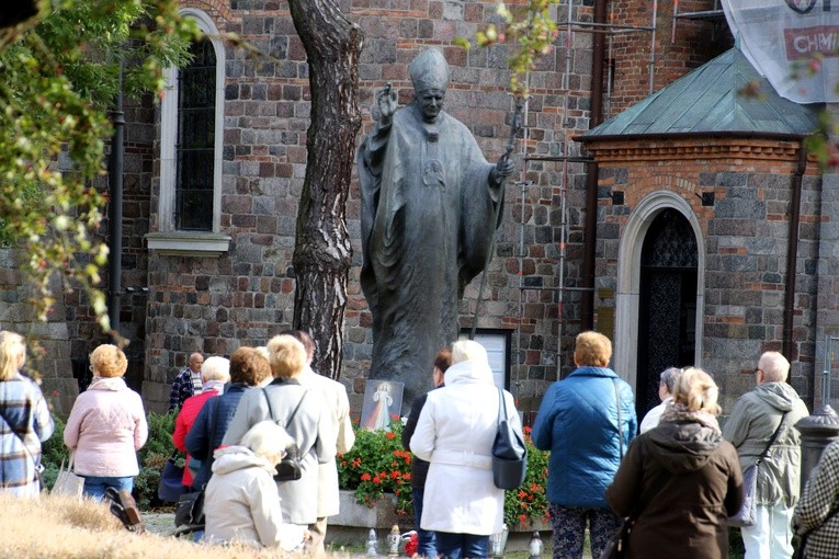 Płock. Koronka na ulicach miast