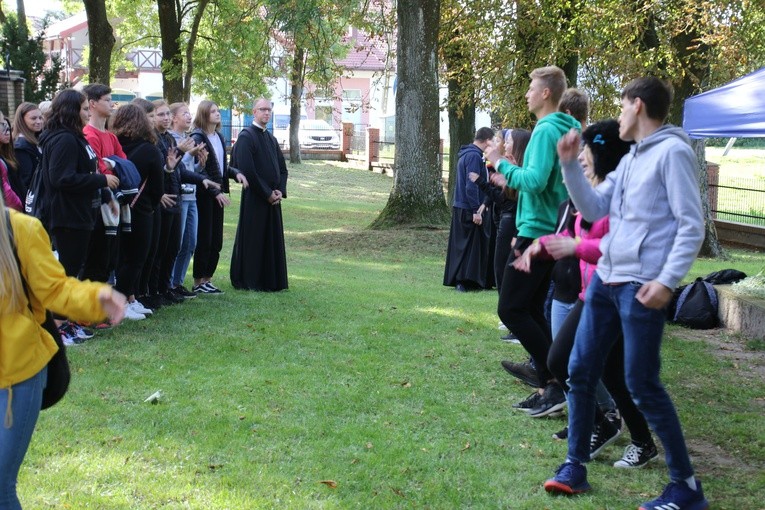 Rostkowo. Pielgrzymka młodzieży
