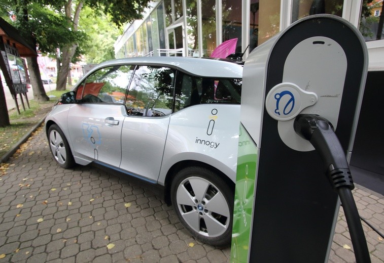 Senat dał zielone światło dla uruchomienia dopłat do zakupu aut elektrycznych