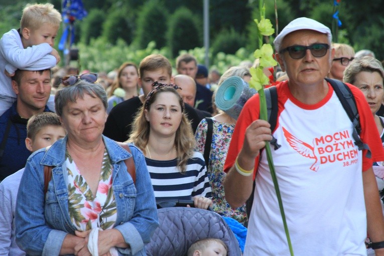 Pielgrzymka na Jasną Górę. Wejście na szczyt