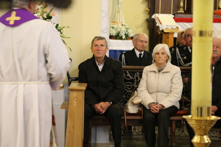 Stara Wrona. Uroczystości pogrzebowe ks. kan. Wawrzyńca Ulanowskiego