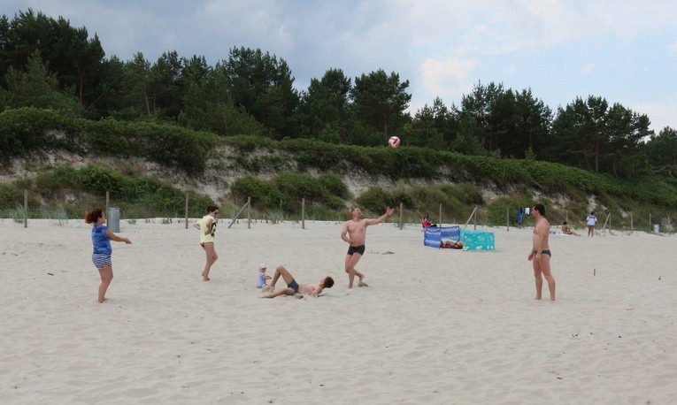 Turyści w Krynicy Morskiej