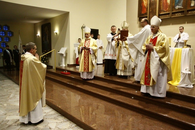 Relikwie św. Jana Pawła II w Rusinowicach