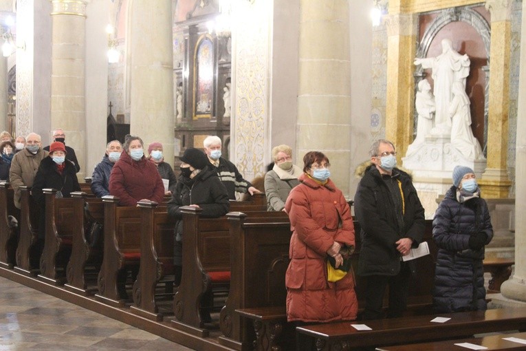 Płock. Gorzkie Żale w katedrze