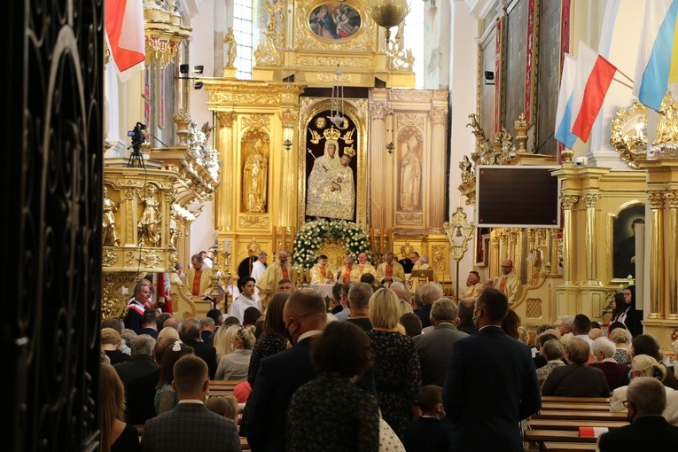 Czerwińsk. 50. rocznica koronacji obrazu Matki Bożej, cz. I