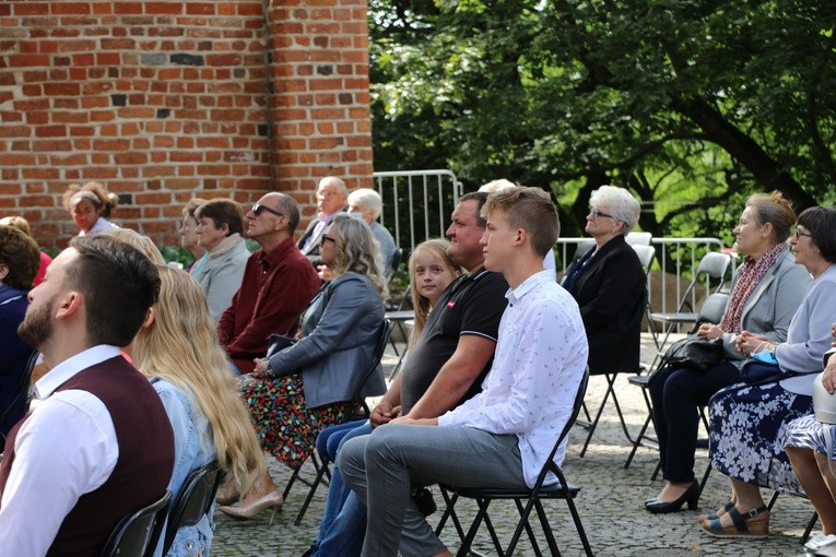 Czerwińsk. 50. rocznica koronacji obrazu Matki Bożej, cz. I