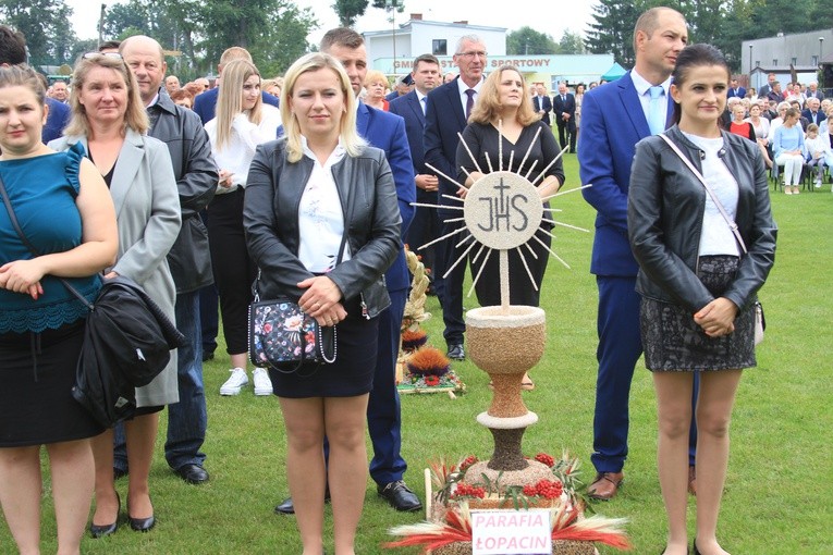 Karniewo. Dożynki diecezjalne cz. 1