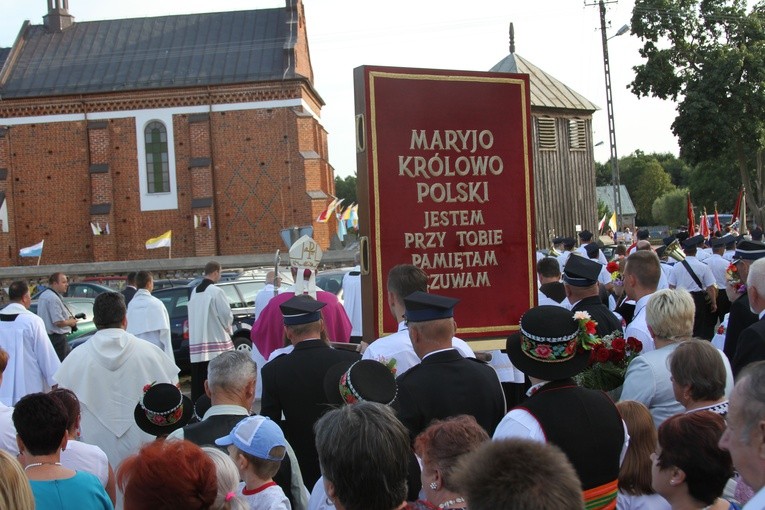 Krajkowo. Nawiedzenie w parafii Trójcy Świętej