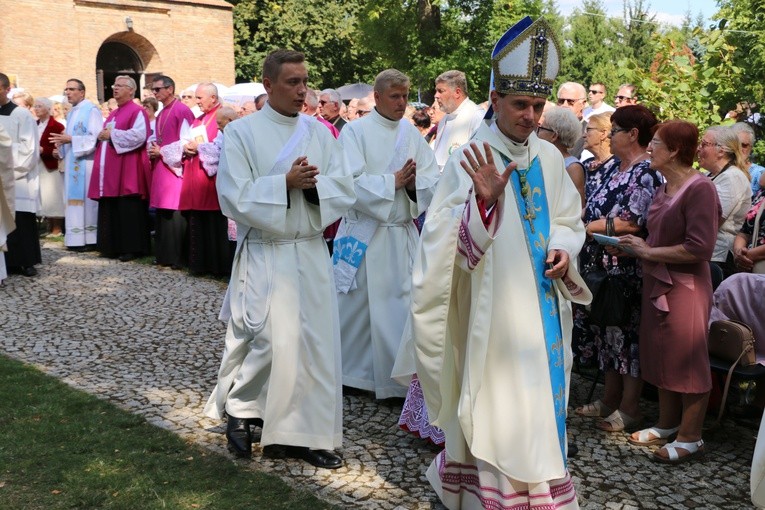 Koronacja w Smardzewie. Część I
