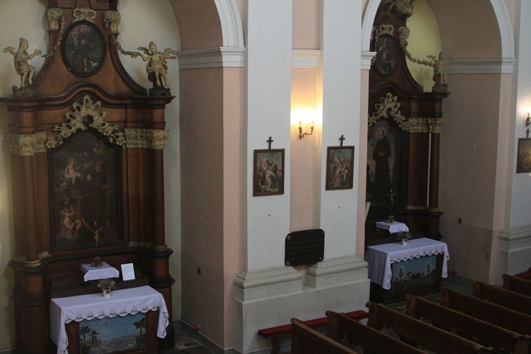 Zabytkowy kościół w Szczawinie Kościelnym