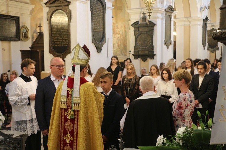 Krasne. Poświęcenie odnowionego ołtarza