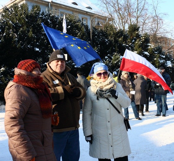 Demonstaracja KOD-u w Elblągu 