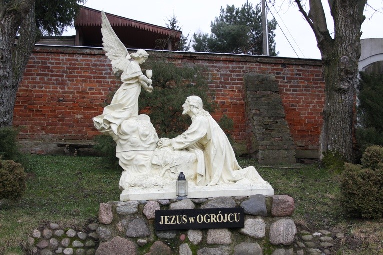 Droga Krzyżowa w Oborach