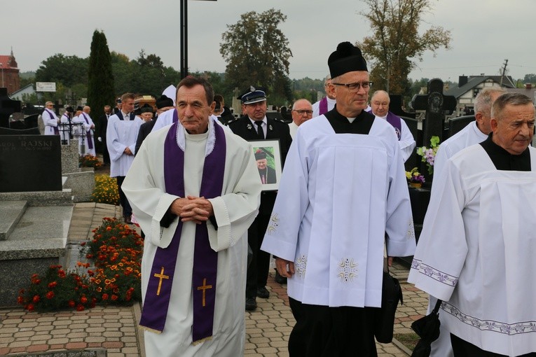 Stara Wrona. Uroczystości pogrzebowe ks. kan. Wawrzyńca Ulanowskiego