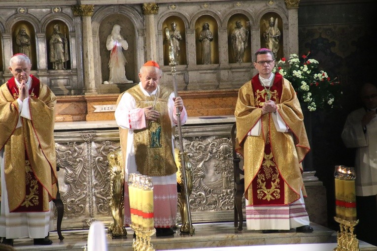 Płock. Obchody 100. rocznicy chrztu św. Jana Pawła II