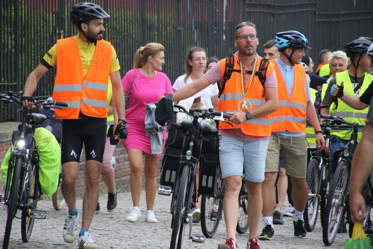 Pielgrzymka. Wejście na szczyt - cz. 2