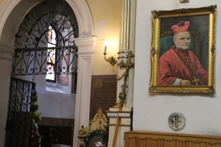 Lubienia i Krynki. Miejsca urodzenia i chrztu bł. abp. Nowowiejskiego