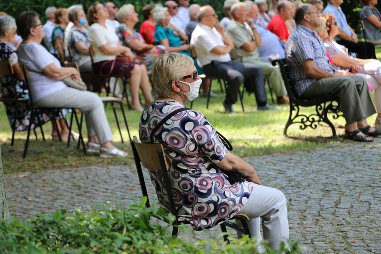 Ciechanów. Koncert papieski w farze