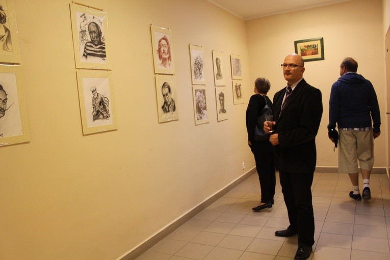 Wystawa trzech artystów w Opinogórze