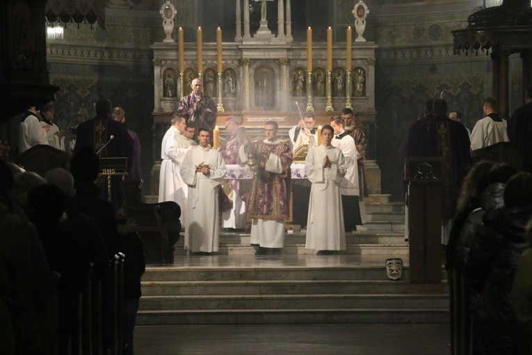 Płock. Środa Popielcowa w katedrze