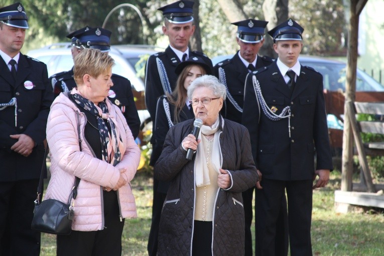 Dąb Pamięci w par. Janowiec Kościelny