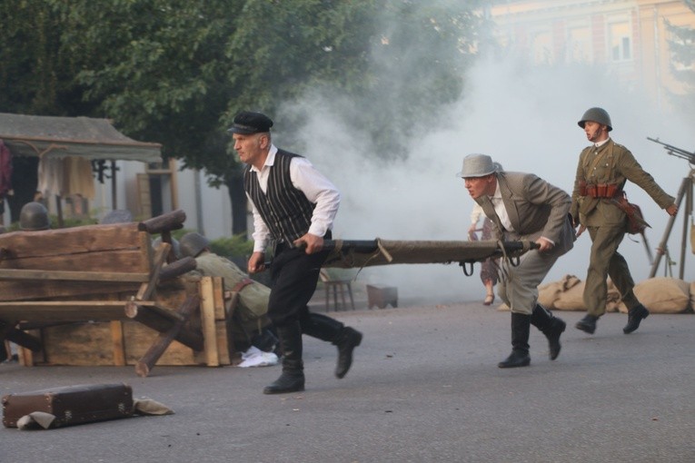Rekonstrukcja historyczna nalotu na Mławę
