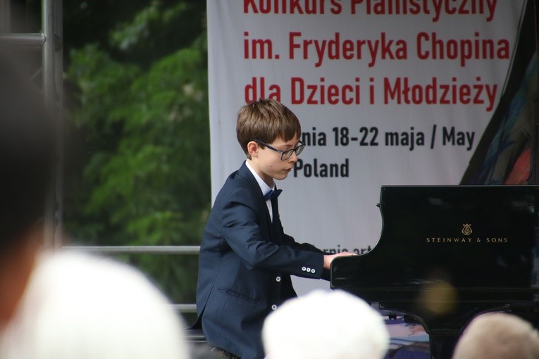 Szafarnia. Finał konkursu pianistycznego