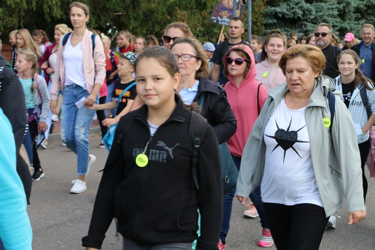 Rostkowo. Pielgrzymka dzieci (część I)