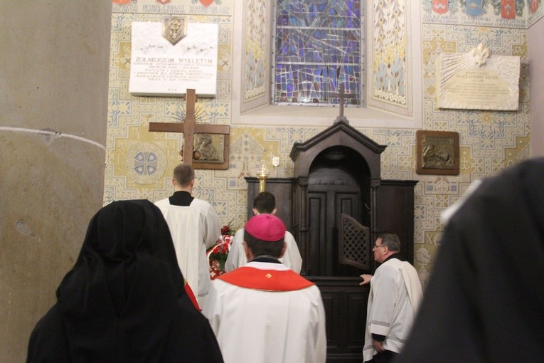 Płock. Droga Krzyżowa w katedrze