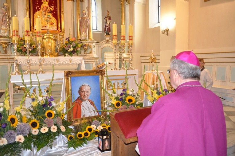 Papieskie dziękczynienie w Karniewie