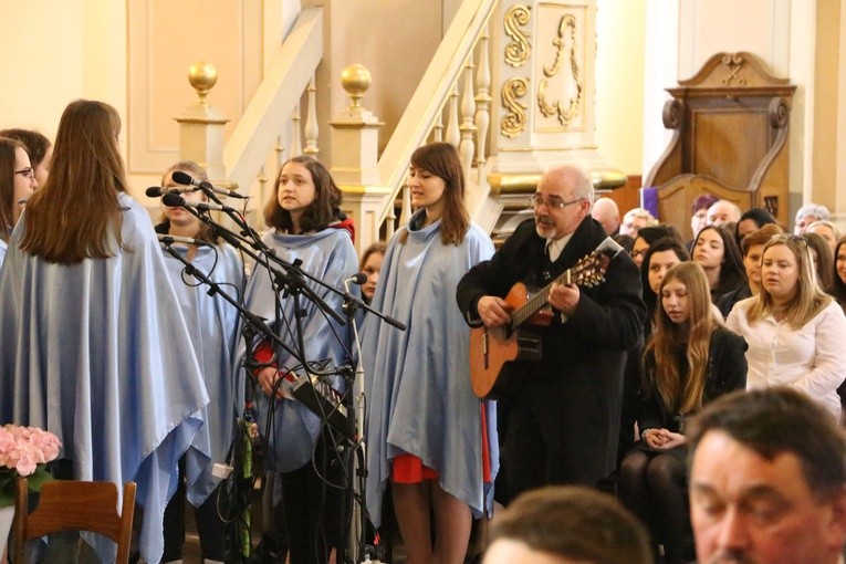 Bierzmowanie w makowskiej farze