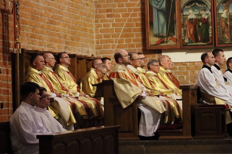 Święcenia diakonatu