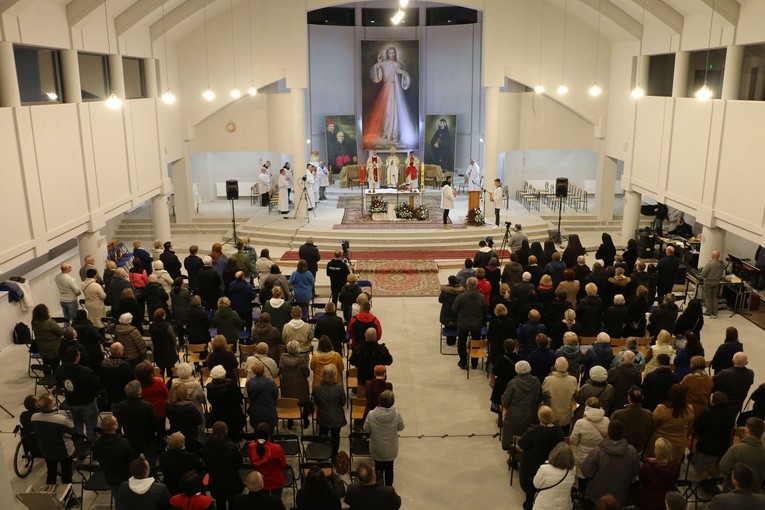 Płock. Święto Miłosierdzia w sanktuarium - cz. 1